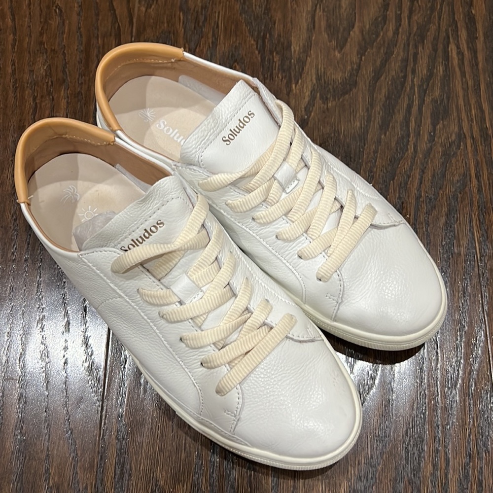 Soludos White and Tan Leather Athletic Sneakers